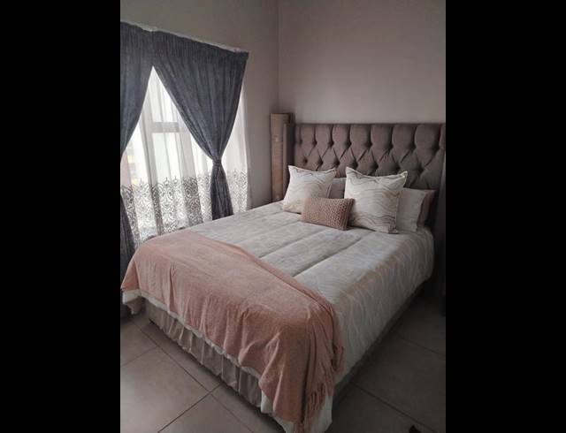 2 BEDROOM PROPERTY TO RENT IN GLEN MARAIS